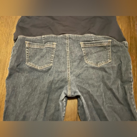 🔴 New Additions Maturnity Capris - Picture 5 of 5